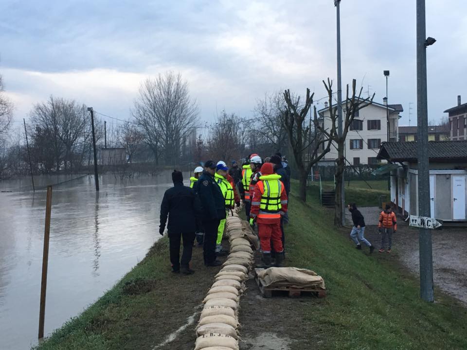 flood in Italy, Enza River in Sorbolo, Civil Protection activity
